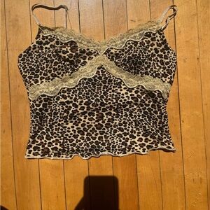 super cute leopard top